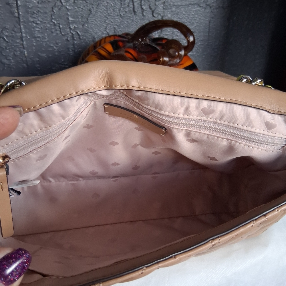 Kate Spade White and Tan Quilted Crossbody Bag Neon Yellow Detail Chain Strap - Picture 10 of 12
